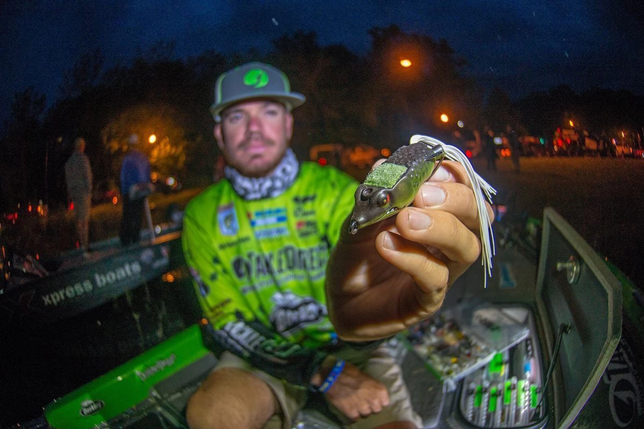 Abu Garcia Adrian Avenas Fantasista Premier / REVO4 Rocket LH Frog Casting Combo 5 Abu Garcia Adrian Avenas Fantasista Premier / REVO4 Rocket LH Frog Casting Combo - Image 3