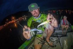 Abu Garcia Adrian Avenas Villain 2.0 / Revo AL-F RH Chatterbait Casting Combo 8 Abu Garcia Adrian Avenas Villain 2.0 / Revo AL-F RH Chatterbait Casting Combo -Fishing Tackle Shop adrian avenas abu garcia vc70 6 revoal f chatterbait casting combo 49037.1651242884